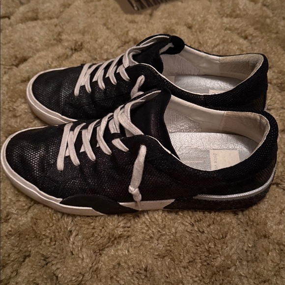 Dolce Vita Black and White Sneakers Classic Design - Picture 15 of 15